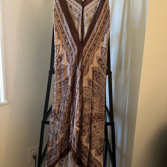 White Lotus Brown printed  Italian Silk halter dress - one size - Picture 4 of 9